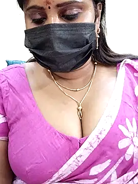 Queenflowerr online show from February 2025 10:14:02 PM