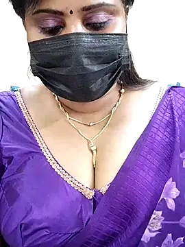 Queenflowerr online show from March 2025 09:11:02 PM