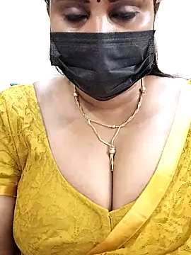 Queenflowerr online show from March 2025 08:08:02 PM