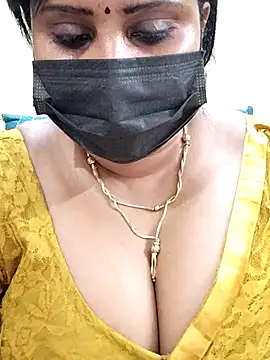 Queenflowerr online show from March 2025 11:12:02 PM