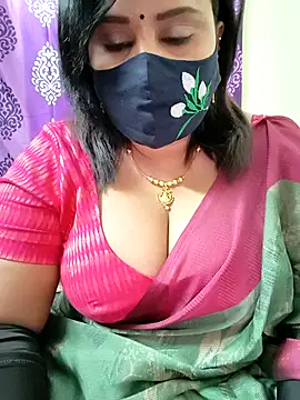 Queenflowerr online show from November 2025 10:15:02 AM