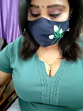 Queenflowerr online show from March 2026 12:09:01 PM