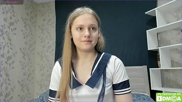 Snapshot of onelovelyalice chatting on January 2025 12:48:02 AM onelovelyalice online show from January 2025 12:48:02 AM