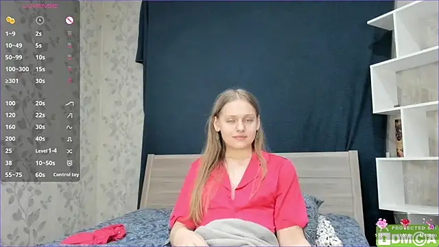 Snapshot of onelovelyalice chatting on February 2025 08:47:02 PM onelovelyalice online show from February 2025 08:47:02 PM