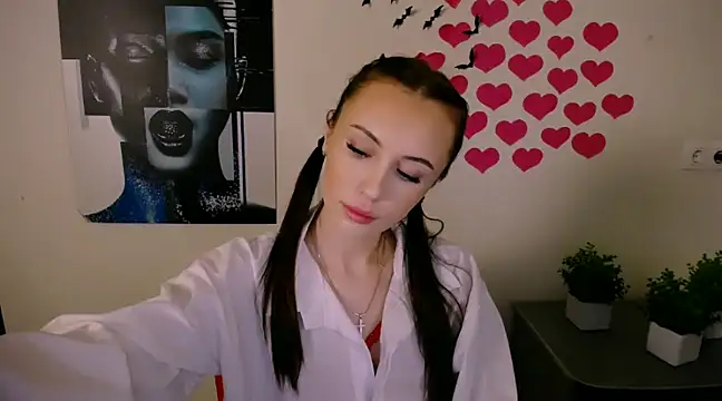 Snapshot of Nikonara_Love chatting on January 2025 03:54:02 PM Nikonara Love online show from January 2025 03:54:02 PM