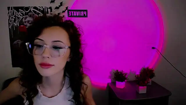 Snapshot of Nikonara_Love chatting on March 2025 03:38:02 PM Nikonara Love online show from March 2025 03:38:02 PM