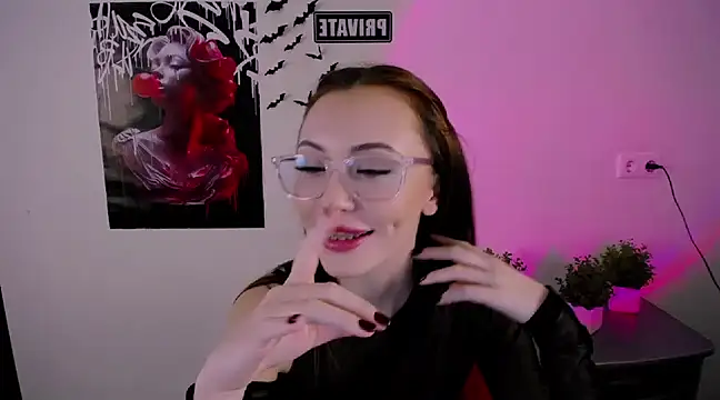 Snapshot of Nikonara_Love chatting on March 2025 03:02:02 PM Nikonara Love online show from March 2025 03:02:02 PM