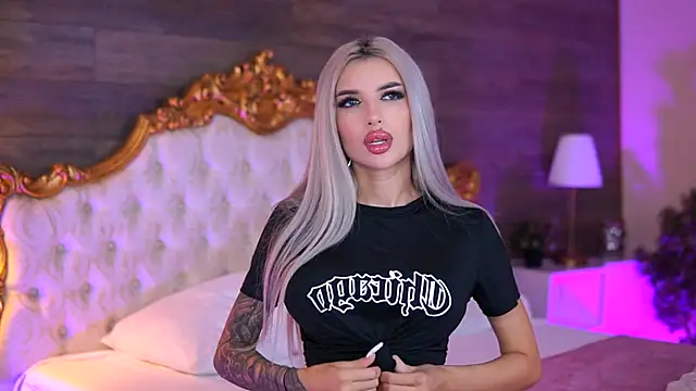 Juicy Jessye online show from October 2025 08:51:02 PM