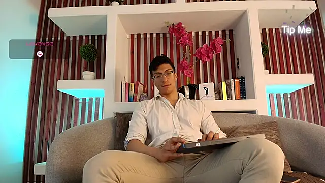 ApoloCruz online show from April 2026 03:06:02 AM