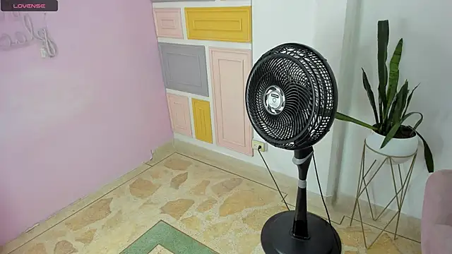 Snapshot of Mara_Torres1 chatting on March 2025 08:11:01 PM Mara Torres1 online show from March 2025 08:11:01 PM