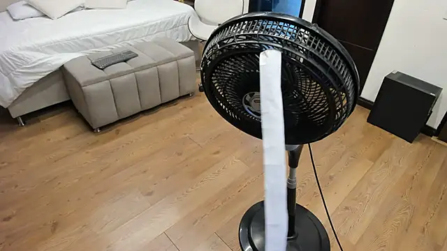 Snapshot of Mara_Torres1 chatting on March 2025 03:07:01 PM Mara Torres1 online show from March 2025 03:07:01 PM