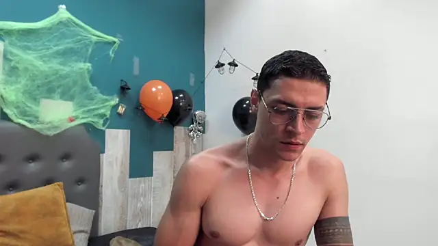 Frank Millers online show from November 2025 06:51:01 PM