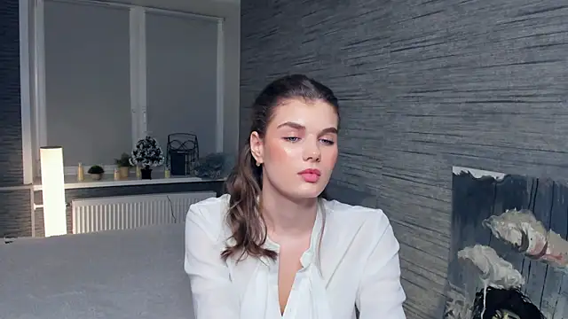 FloraDobb online show from January 2025 01:37:02 AM