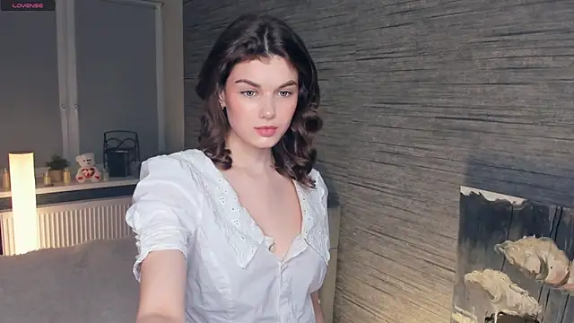 FloraDobb online show from March 2025 08:10:01 PM