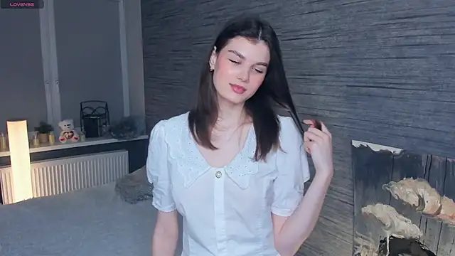 FloraDobb online show from March 2025 08:08:02 PM