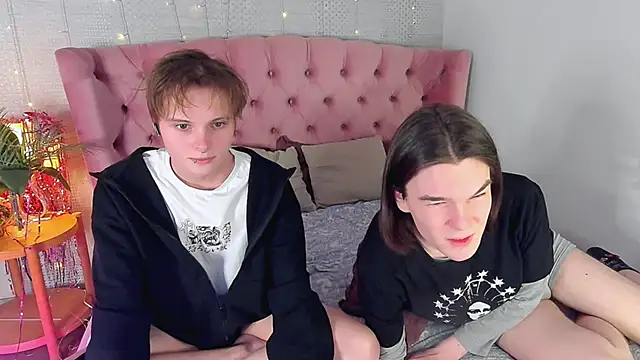 Snapshot of DemianEnglen chatting on February 2026 04:54:02 PM DemianEnglen online show from February 2026 04:54:02 PM