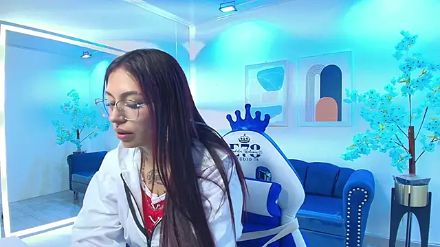 Snapshot of Charlotte_ethan chatting on November 2025 04:00:01 AM Charlotte ethan online show from November 2025 04:00:01 AM