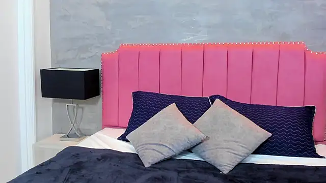 Alaia Colins online show from September 2025 04:34:02 AM