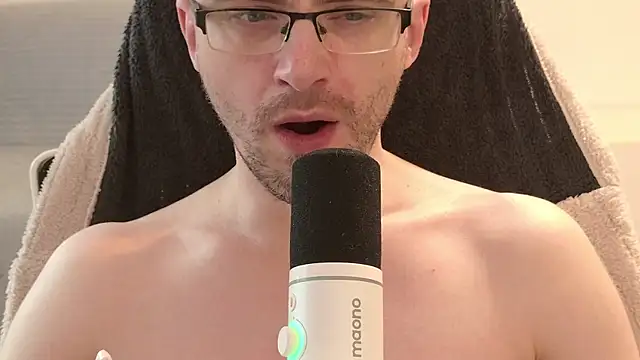 Snapshot of Moonsire1 chatting on February 2026 05:37:01 AM Moonsire1 online show from February 2026 05:37:01 AM