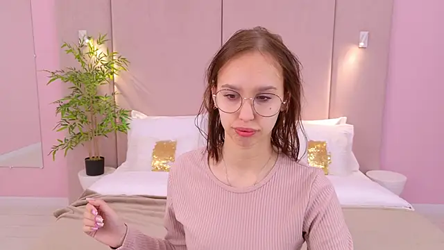 SandraTucker online show from February 2025 03:04:01 AM