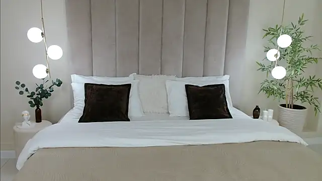 SandraTucker online show from July 2026 02:49:01 AM