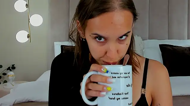 SandraTucker online show from July 2026 02:39:01 AM