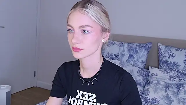 GabriellaOlsen online show from December 2025 01:39:02 PM