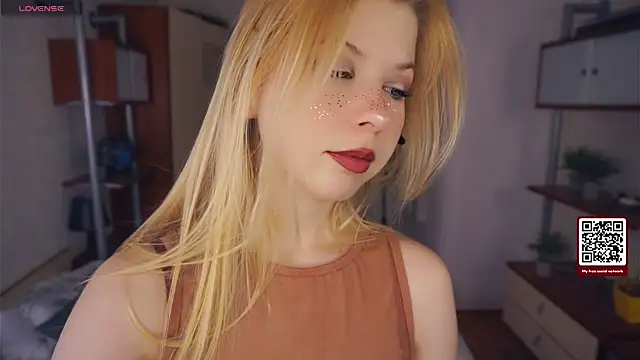 LynetHakes online show from September 2025 04:06:02 AM