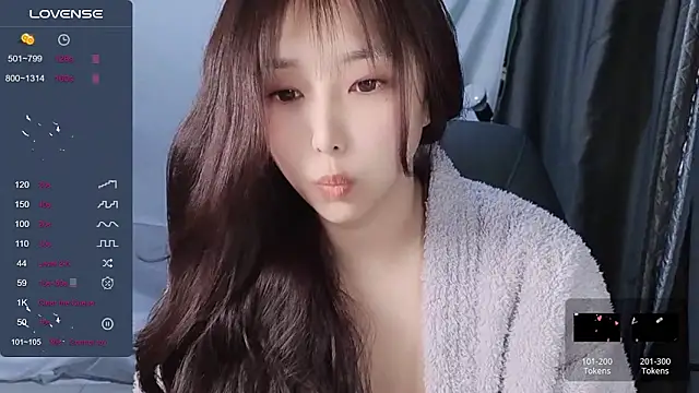 Snapshot of tunestar chatting on January 2025 01:37:02 AM tunestar online show from January 2025 01:37:02 AM