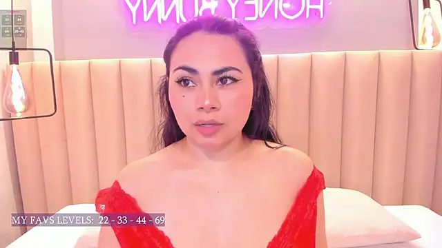 Naomymonroe  online show from October 2025 09:50:02 PM