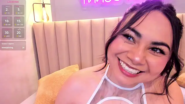 Naomymonroe  online show from April 2026 05:40:01 PM