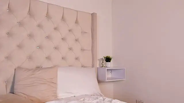 bella bloomg online show from January 2025 10:19:01 PM