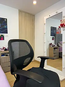 KarlaWild online show from October 2025 03:10:02 AM