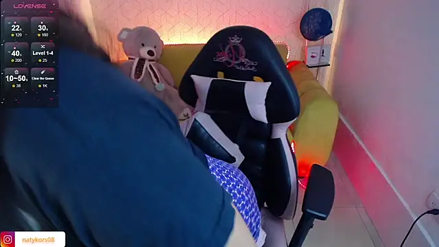 natyk m online show from February 2025 07:22:02 PM