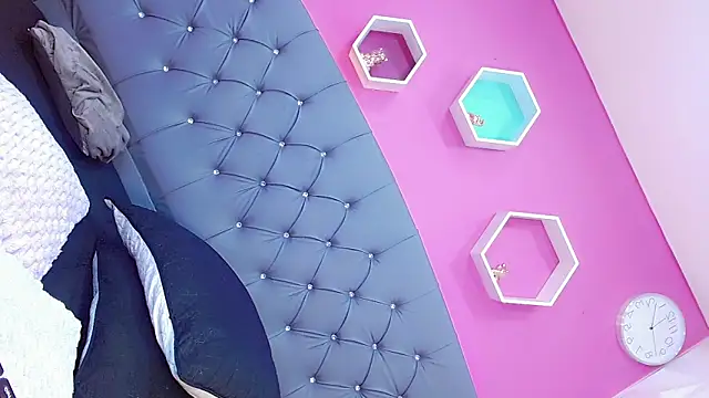 Angeles Busst online show from January 2025 06:57:02 PM