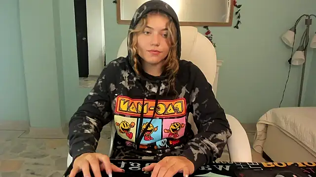 Snapshot of alaia_greyy chatting on February 2025 01:30:01 PM alaia greyy online show from February 2025 01:30:01 PM