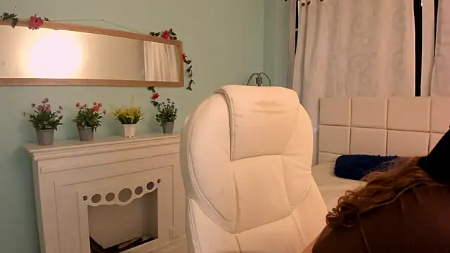 Snapshot of alaia_greyy chatting on February 2025 01:44:01 PM alaia greyy online show from February 2025 01:44:01 PM