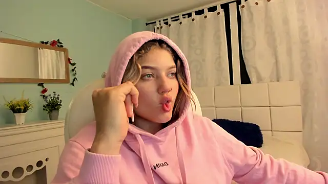 Snapshot of alaia_greyy chatting on February 2025 02:13:02 PM alaia greyy online show from February 2025 02:13:02 PM