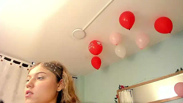 Snapshot of alaia_greyy chatting on February 2025 06:01:02 PM alaia greyy online show from February 2025 06:01:02 PM