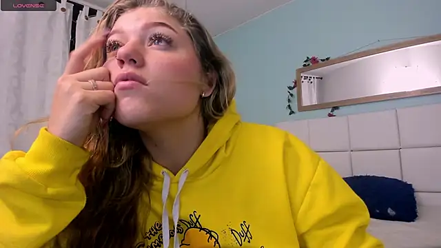 Snapshot of alaia_greyy chatting on February 2025 01:07:01 PM alaia greyy online show from February 2025 01:07:01 PM