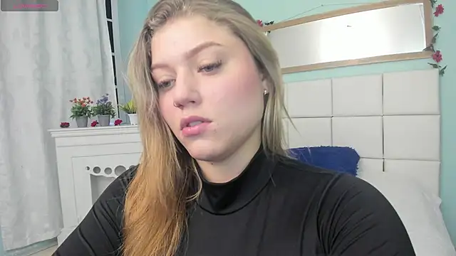 Snapshot of alaia_greyy chatting on March 2025 01:35:02 PM alaia greyy online show from March 2025 01:35:02 PM