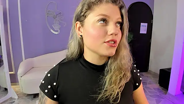 Snapshot of alaia_greyy chatting on September 2025 12:42:02 PM alaia greyy online show from September 2025 12:42:02 PM