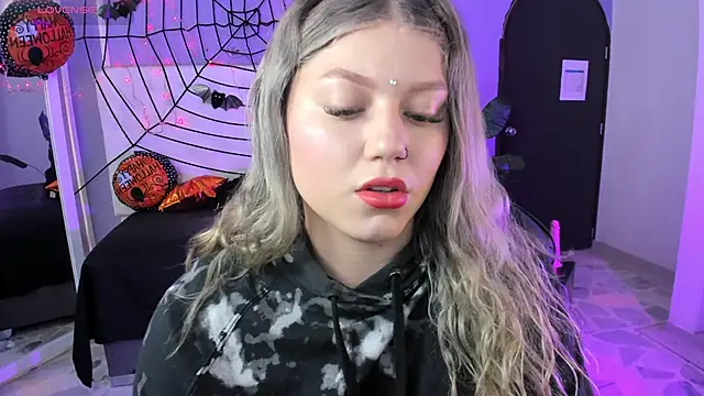 Snapshot of alaia_greyy chatting on October 2025 12:47:02 PM alaia greyy online show from October 2025 12:47:02 PM