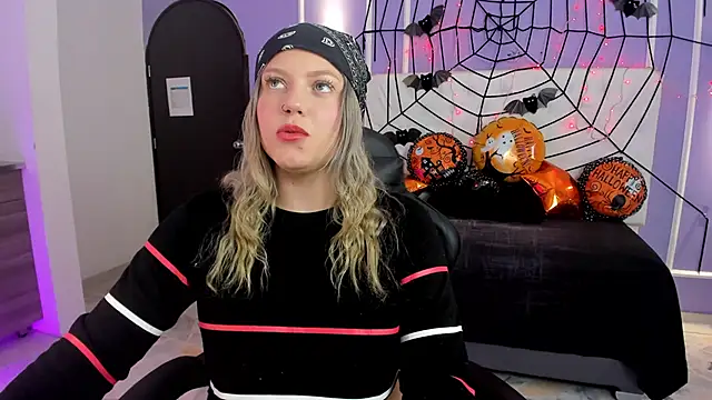 Snapshot of alaia_greyy chatting on October 2025 01:22:01 PM alaia greyy online show from October 2025 01:22:01 PM