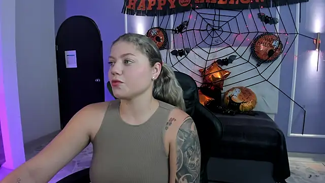 Snapshot of alaia_greyy chatting on October 2025 12:50:01 PM alaia greyy online show from October 2025 12:50:01 PM