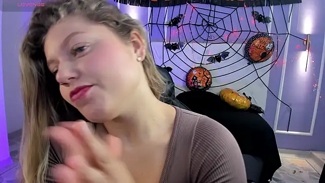 Snapshot of alaia_greyy chatting on October 2025 01:25:01 PM alaia greyy online show from October 2025 01:25:01 PM