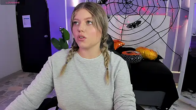 Snapshot of alaia_greyy chatting on November 2025 01:13:02 PM alaia greyy online show from November 2025 01:13:02 PM