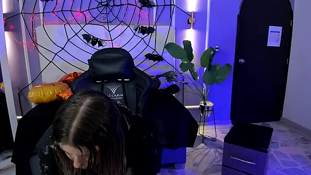 Snapshot of alaia_greyy chatting on November 2025 12:37:02 PM alaia greyy online show from November 2025 12:37:02 PM