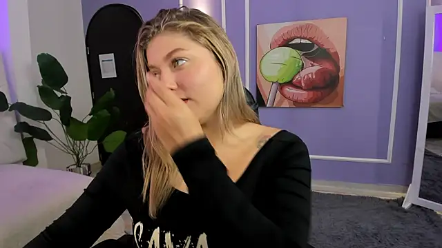 Snapshot of alaia_greyy chatting on November 2025 03:27:01 PM alaia greyy online show from November 2025 03:27:01 PM