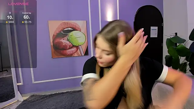 Snapshot of alaia_greyy chatting on November 2025 01:46:02 PM alaia greyy online show from November 2025 01:46:02 PM